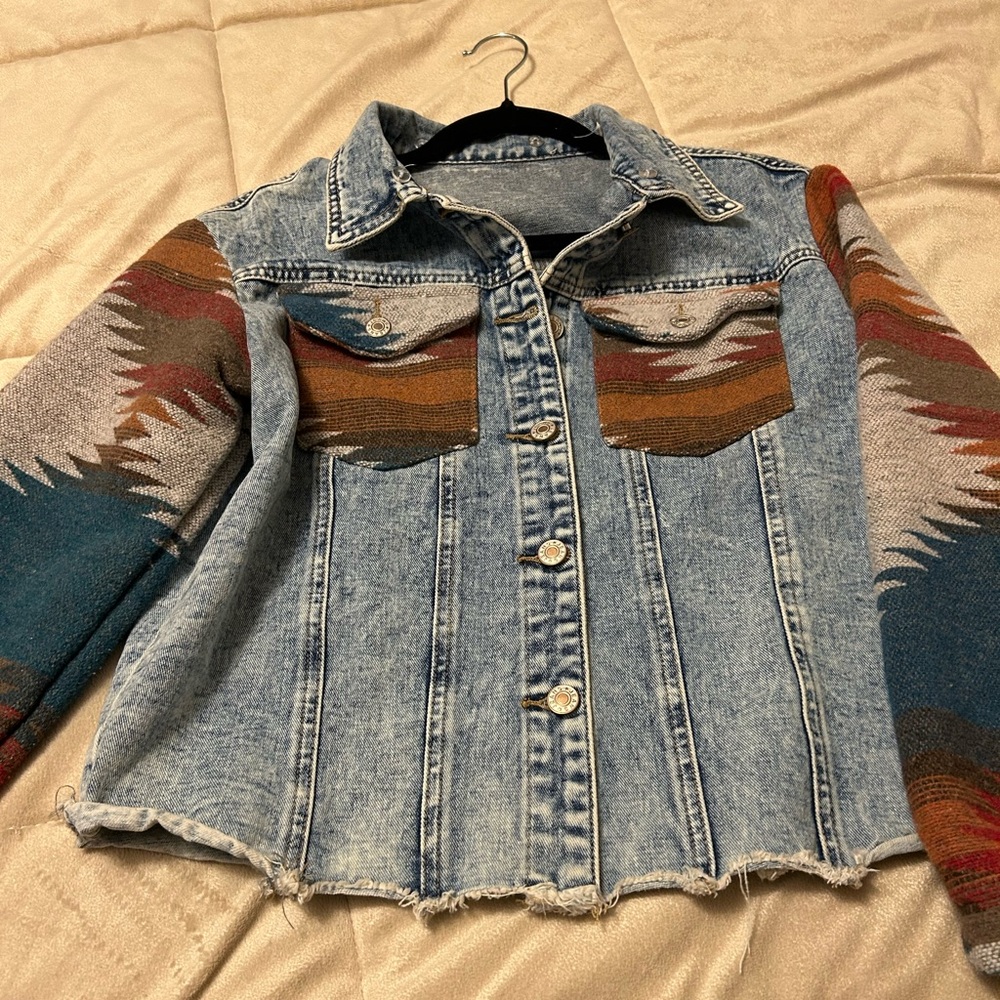 Aztec Crop Shirt Jacket Shacket - Picture 5 of 9